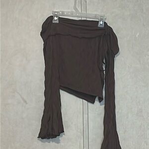 Women off-shoulder tee
